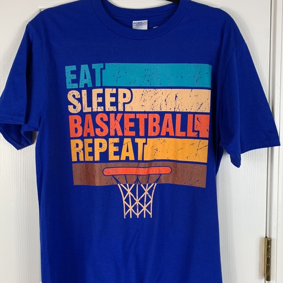 Port & Company Fan Favorite blue shirt sleeved tee shirt size medium - Picture 2 of 6